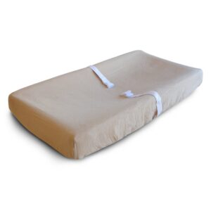 Pale Taupe_Changing Pad Cover_Front_Clips_3000px-p